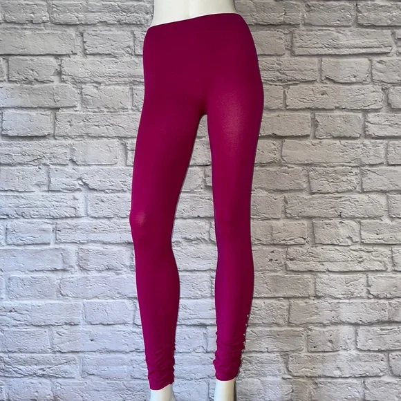 NWOT Magenta Pink Seamless Embellished Shirred Ankle Leggings OSFA - Picture 2 of 9